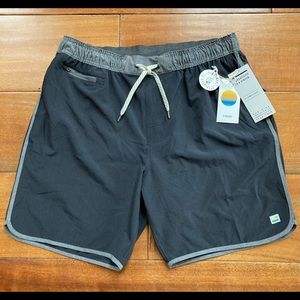 Vuori Men’s Banks Board Shorts NWT